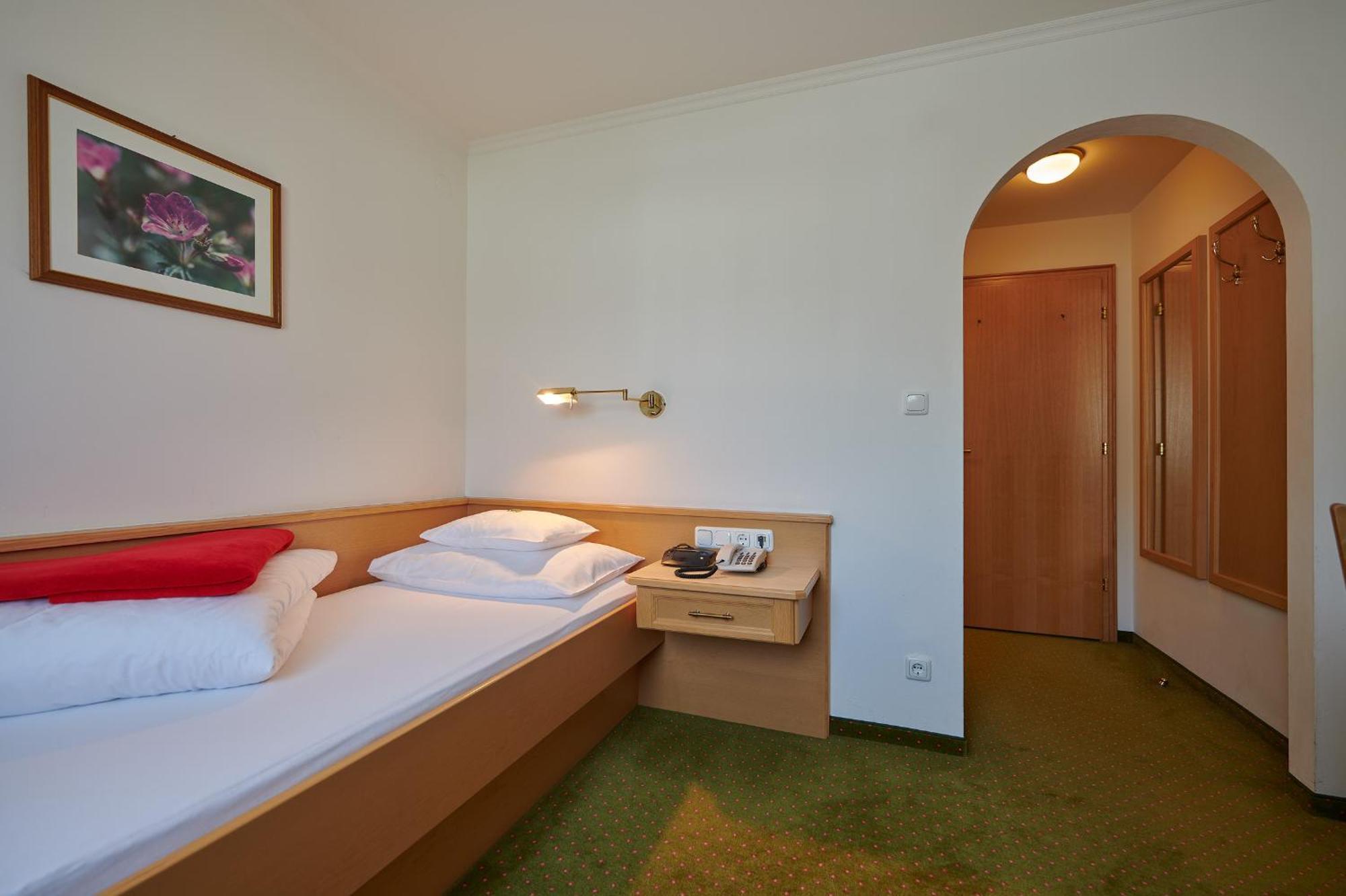 Hotel Appartement Roggal เลคอัมอาร์ลแบร์ก ภายนอก รูปภาพ
