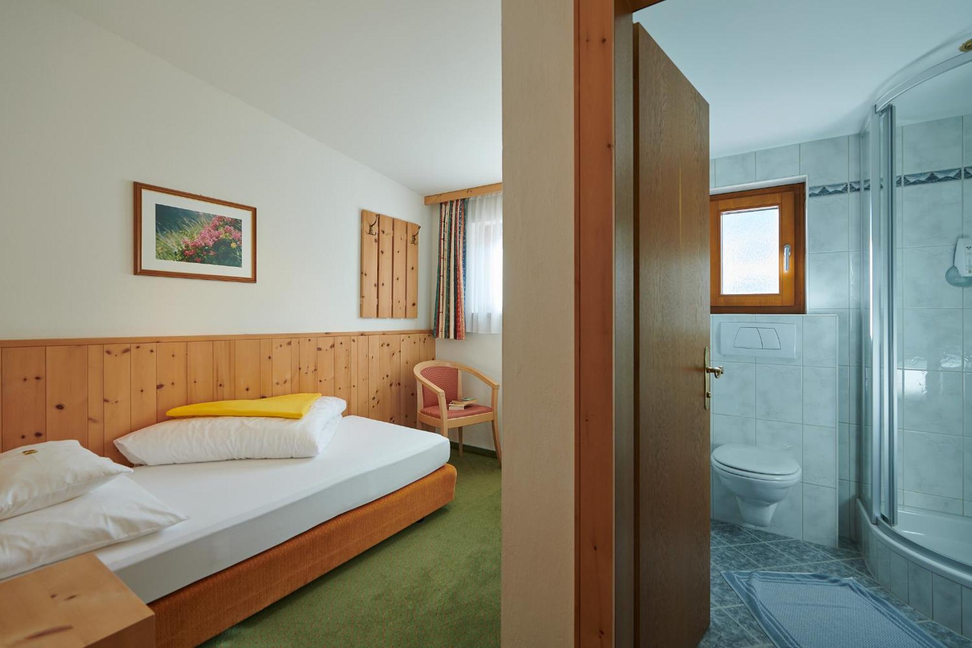 Hotel Appartement Roggal เลคอัมอาร์ลแบร์ก ภายนอก รูปภาพ