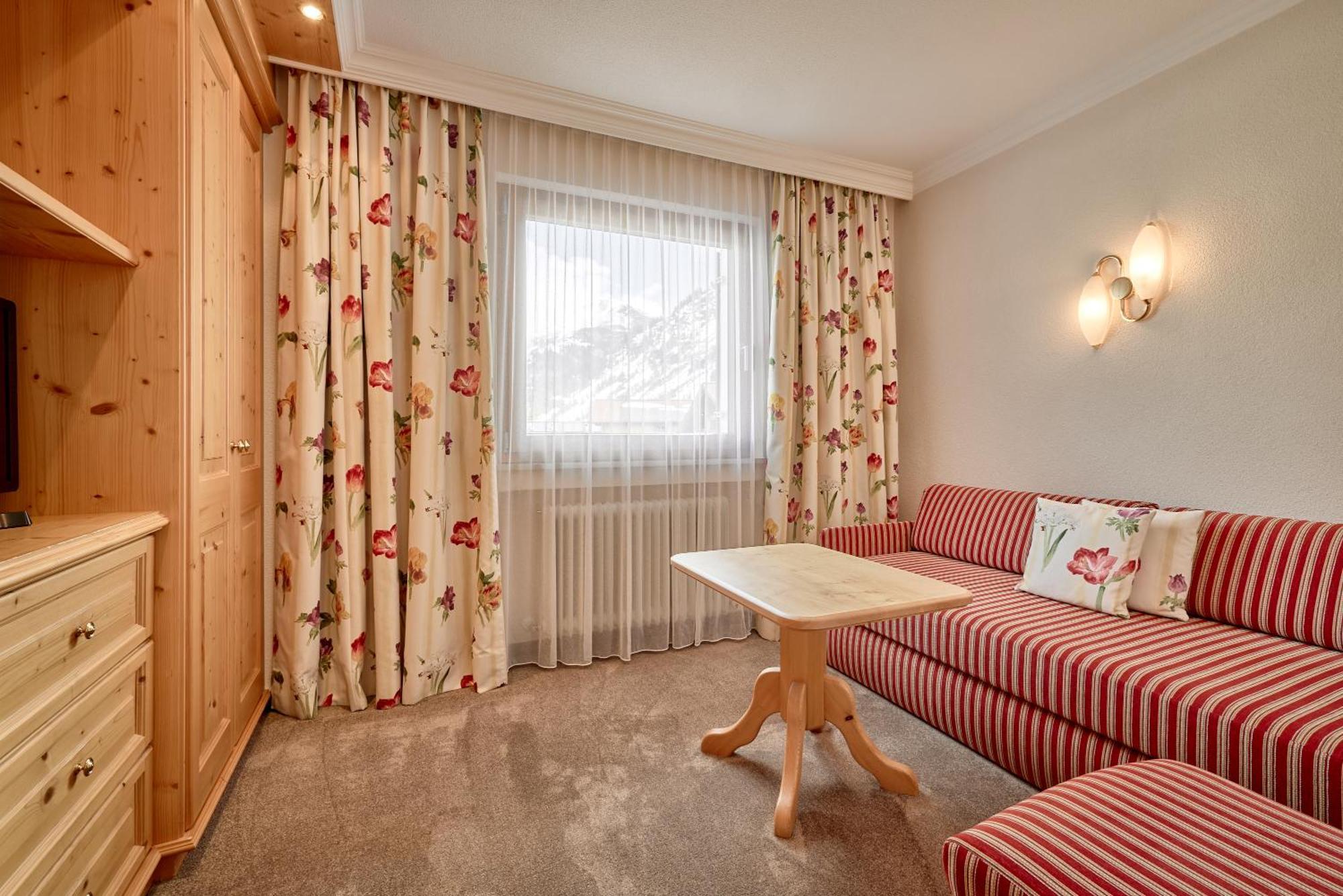 Hotel Appartement Roggal เลคอัมอาร์ลแบร์ก ภายนอก รูปภาพ