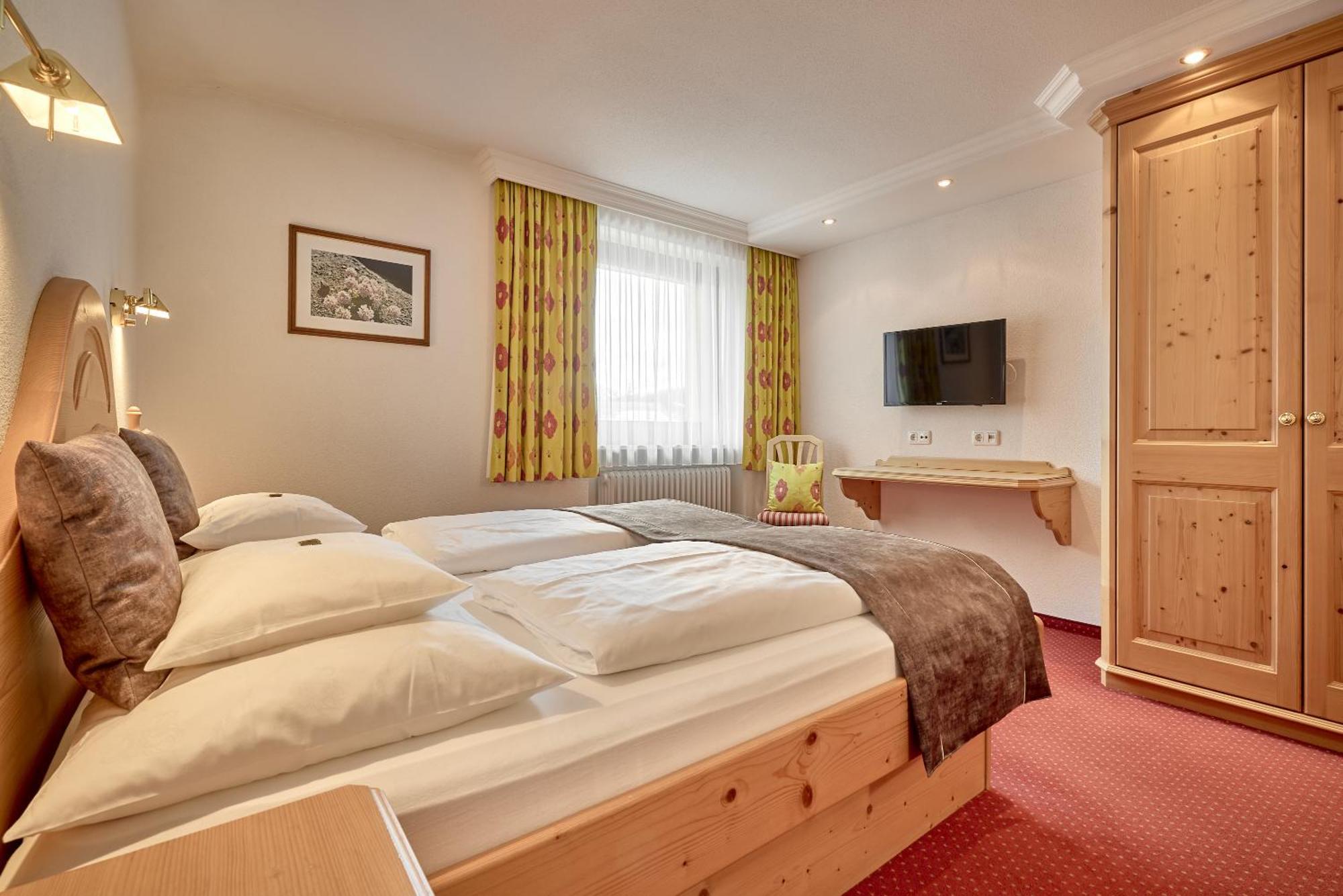 Hotel Appartement Roggal เลคอัมอาร์ลแบร์ก ภายนอก รูปภาพ